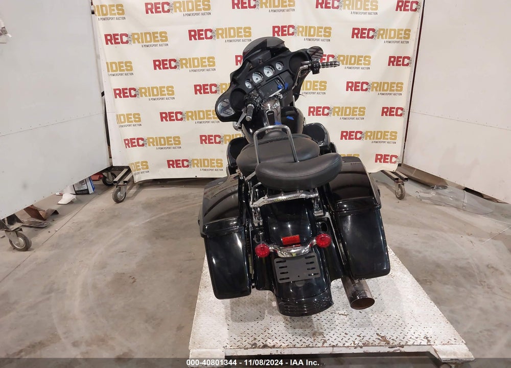 2014 HARLEY-DAVIDSON FLHX SHRINE STREET GLIDE VIN: 1HD1KPM16EB682306