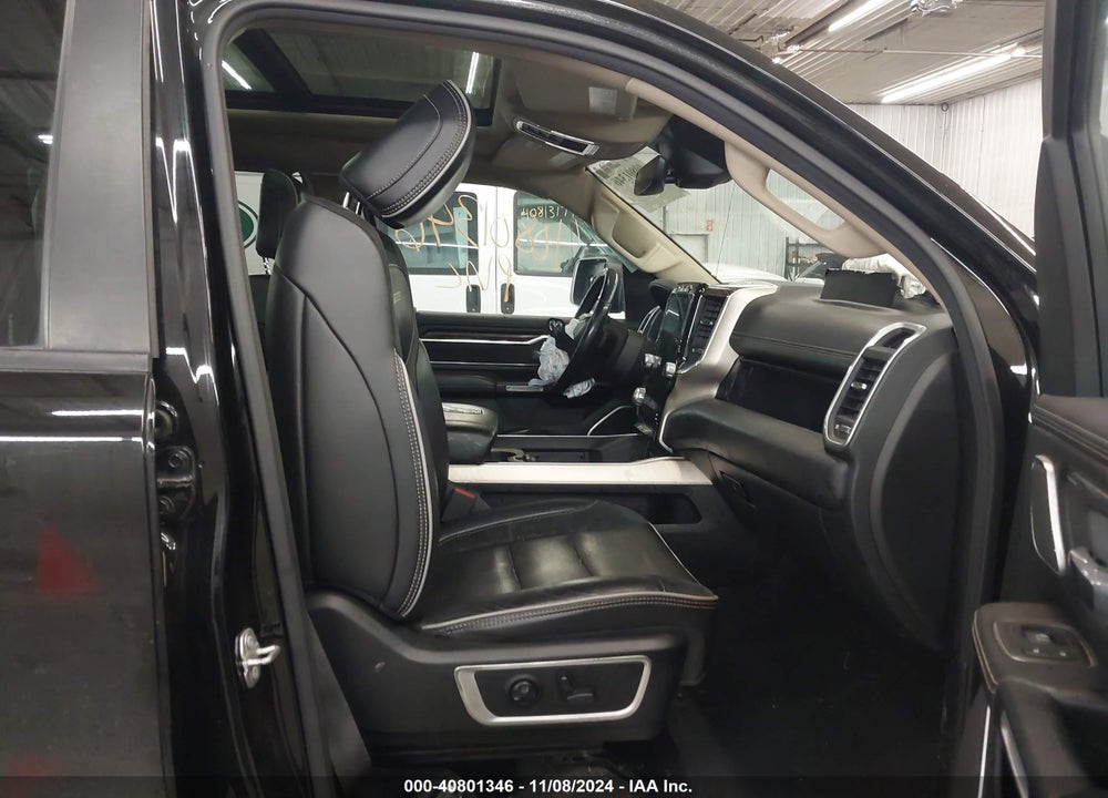 2019 RAM 1500 LAIE  4X4 6'4 BOX VIN: 1C6SRFRT3KN568917