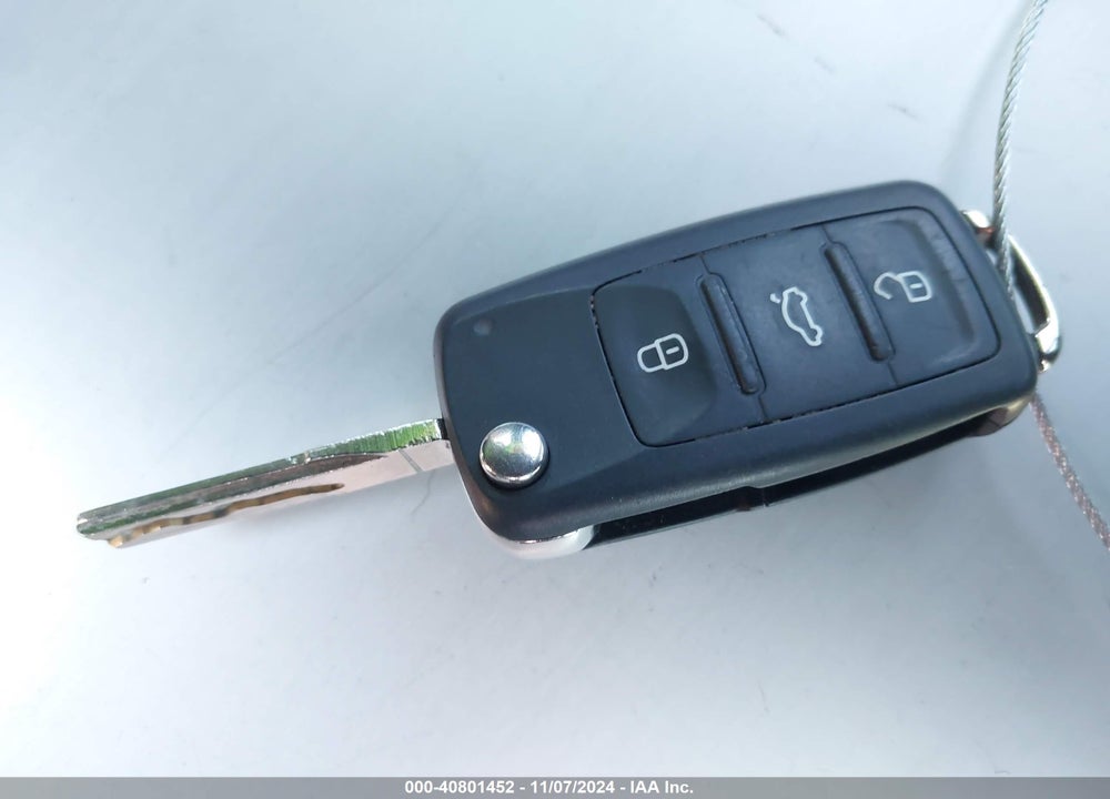 2012 VOLKSWAGEN BEETLE ENTRY VIN: 3VWFP7AT0CM638111