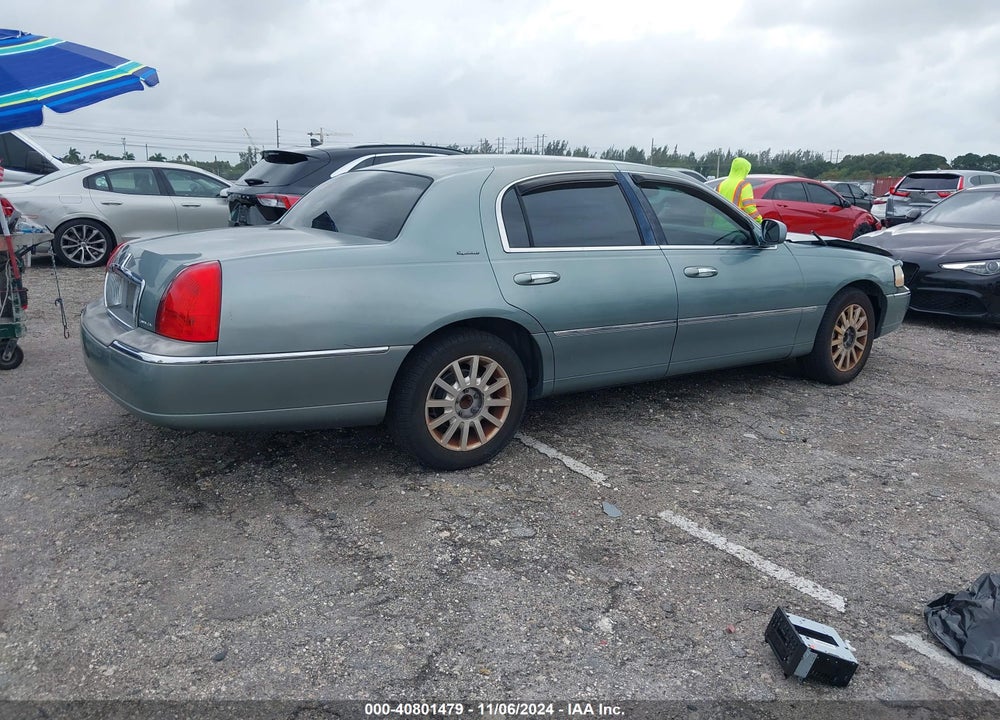 2006 LINCOLN TOWN CAR SIGNATURE VIN: 1LNHM81V46Y619416