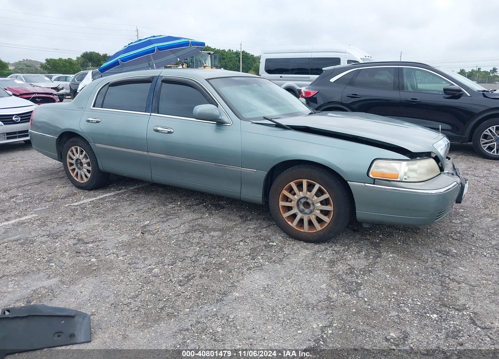 2006 LINCOLN TOWN CAR SIGNATURE VIN: 1LNHM81V46Y619416