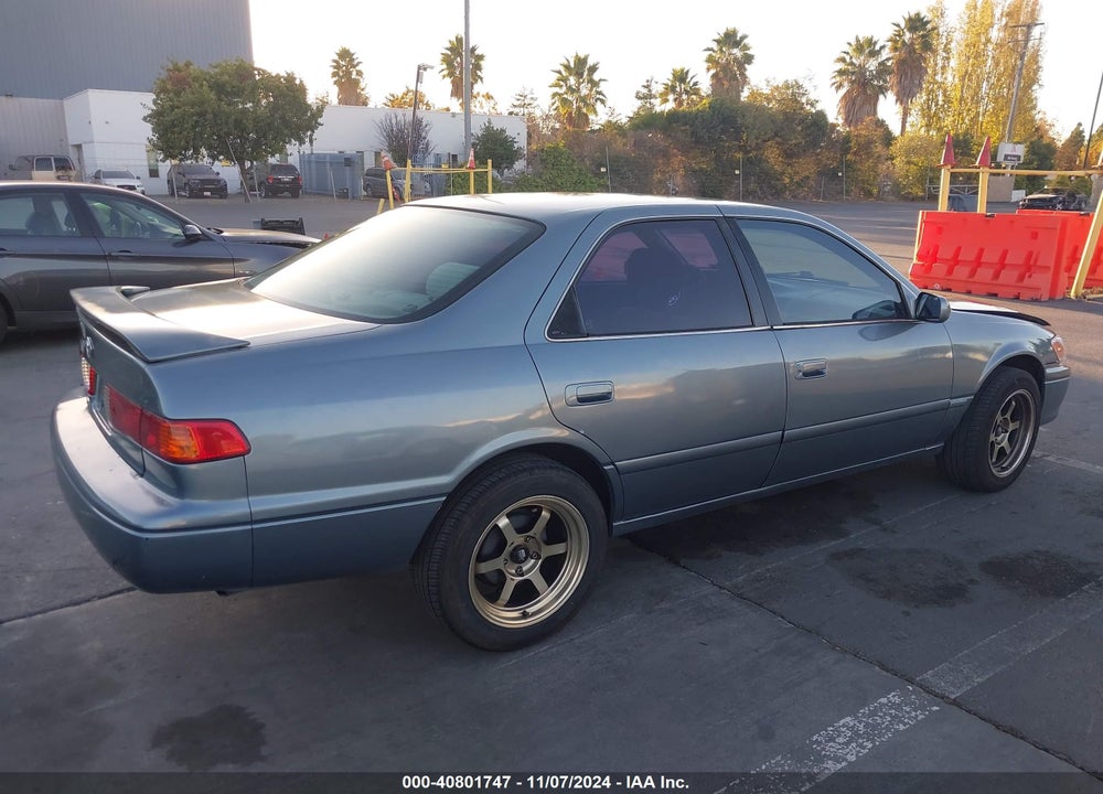 2000 TOYOTA CAMRY LE VIN: JT2BG22K5Y0399541
