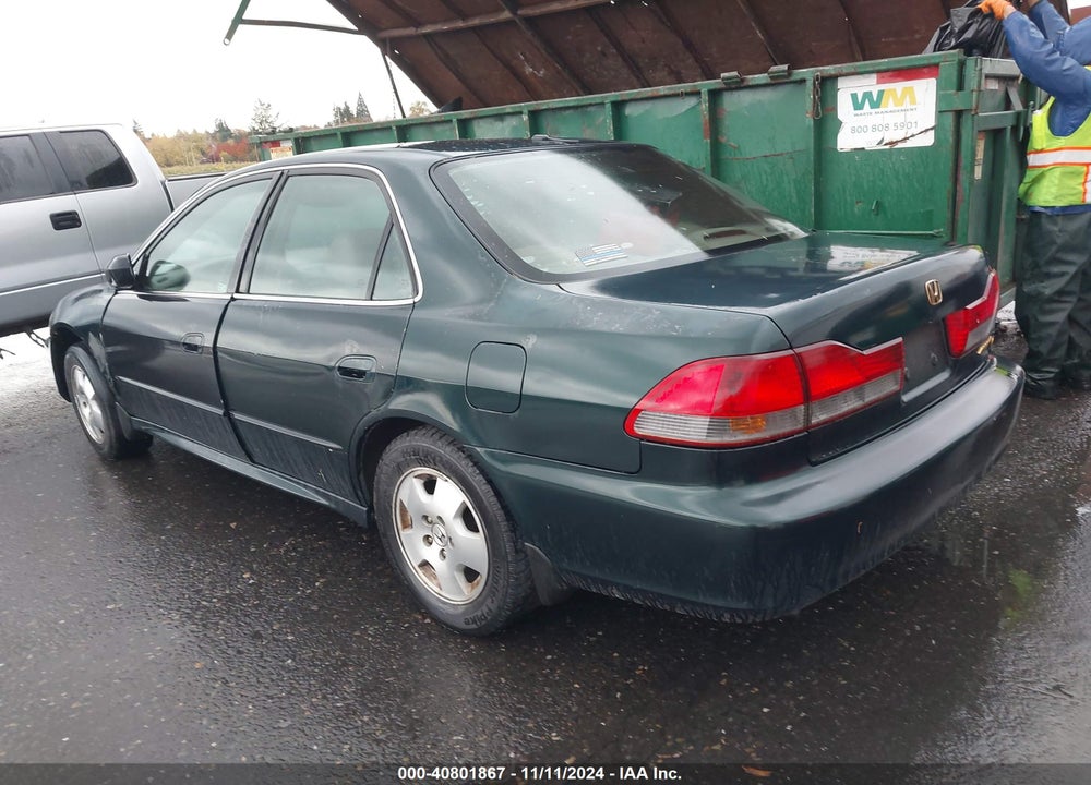 2001 HONDA ACCORD 3.0 EX VIN: 1HGCG16581A006398