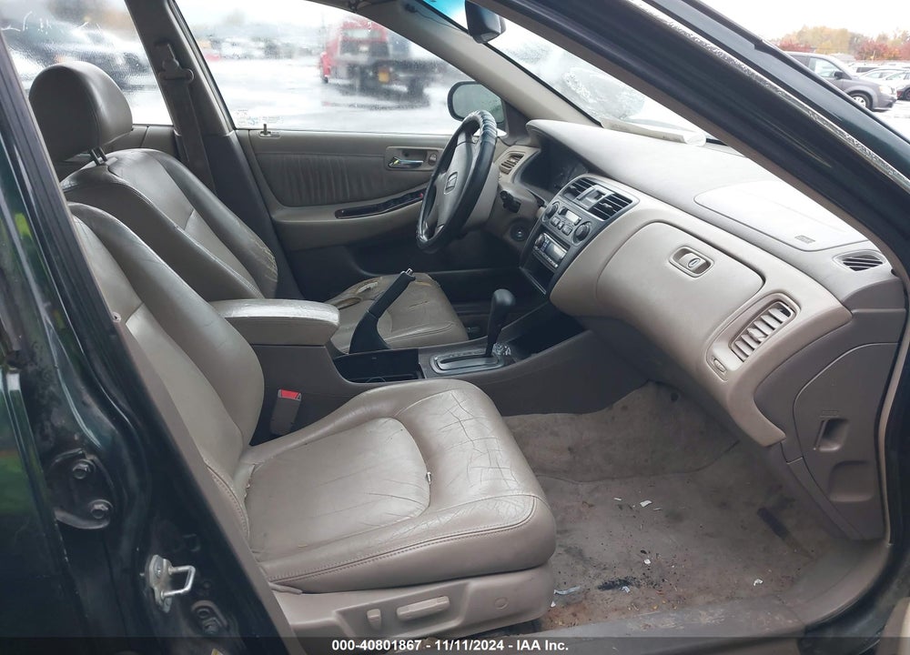 2001 HONDA ACCORD 3.0 EX VIN: 1HGCG16581A006398