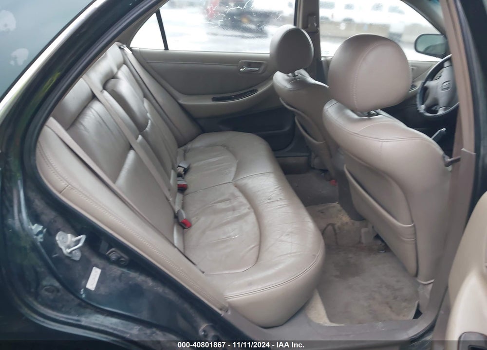 2001 HONDA ACCORD 3.0 EX VIN: 1HGCG16581A006398