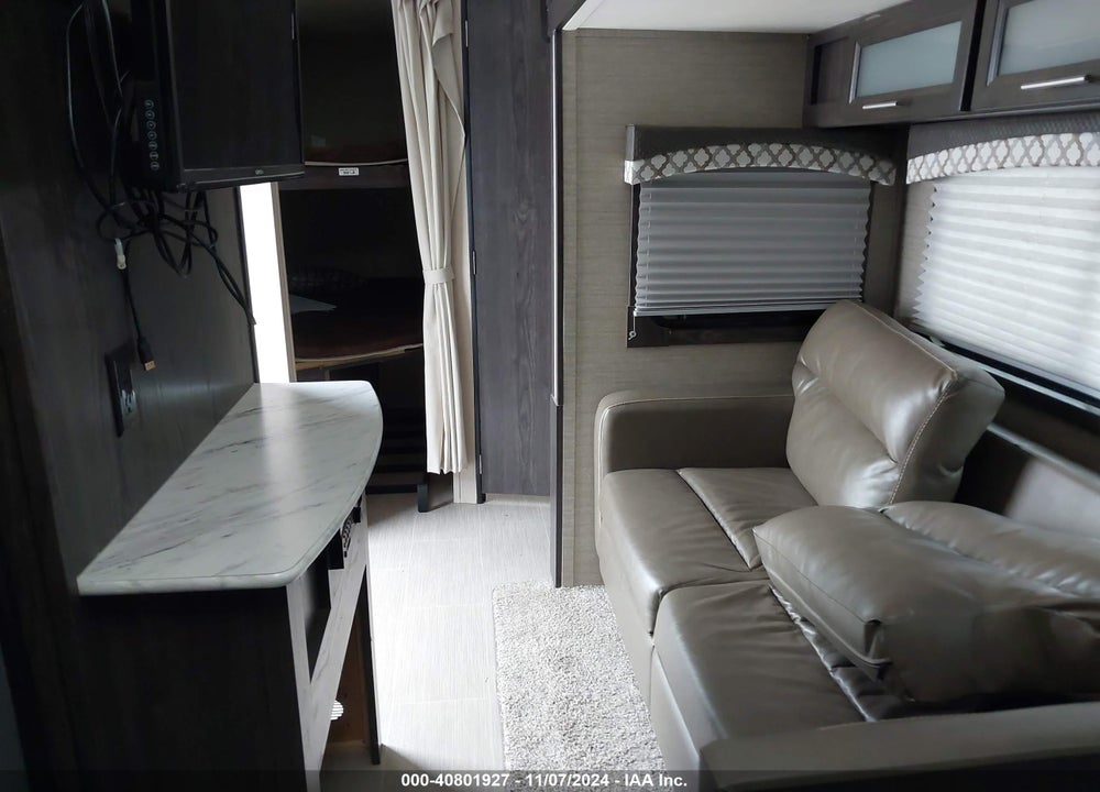 2017 DUTCHMEN KODIAK VIN: 4YDT28826HJ972507