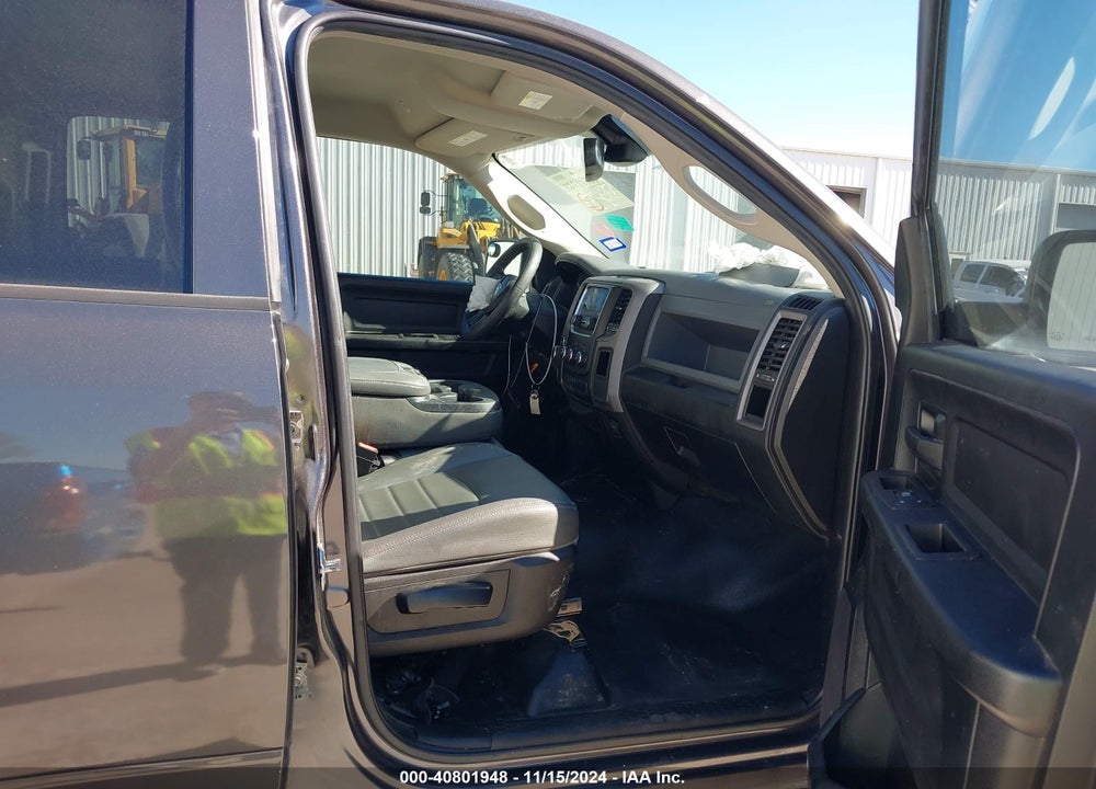 2019 RAM 1500 CLASSIC TRADESMAN 4X2 6'4 BOX VIN: 1C6RR6FG1KS712729