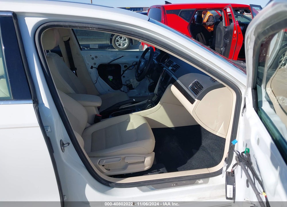 2019 VOLKSWAGEN PASSAT 2.0T SE R-LINE VIN: 1VWMA7A39KC014638