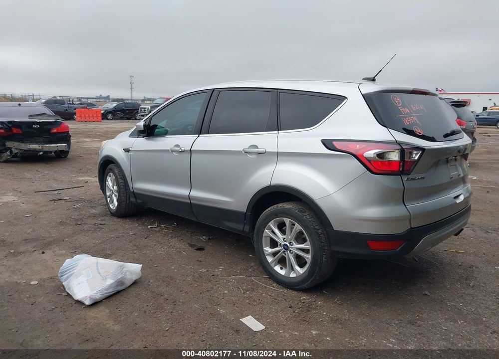 2017 FORD ESCAPE SE VIN: 1FMCU0G98HUD44441