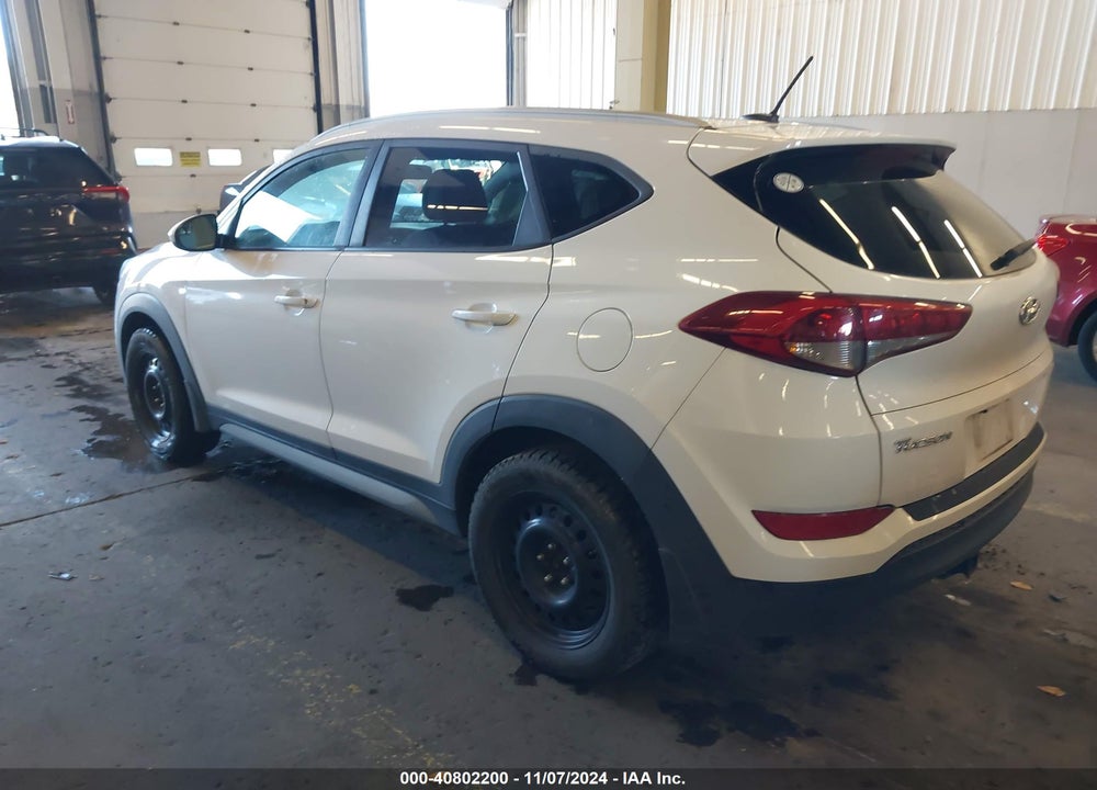 2017 HYUNDAI TUCSON SE VIN: KM8J3CA44HU264093