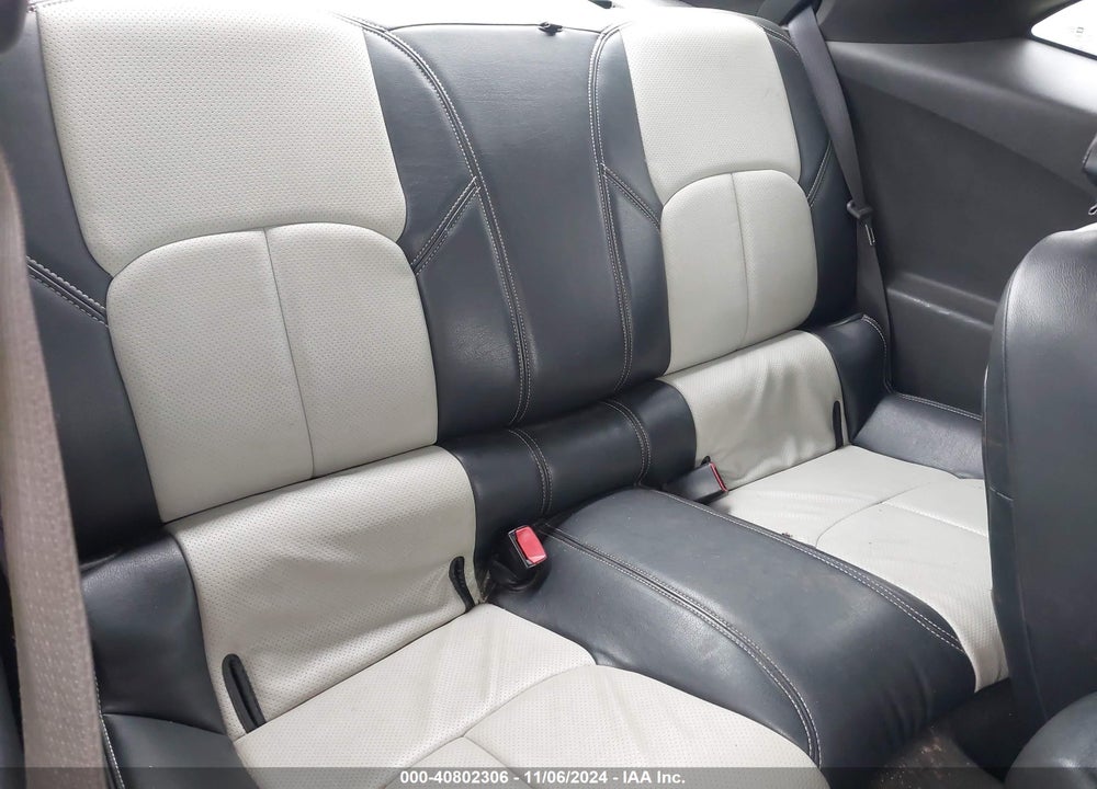 2011 CHEVROLET CAMARO VIN: 2G1FE1EDXB9105403
