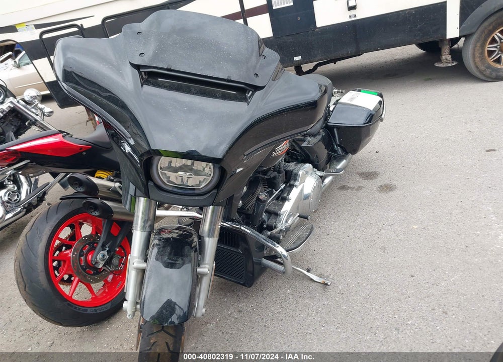 2024 HARLEY-DAVIDSON FLHX VIN: 1HD1KB71XRB611582