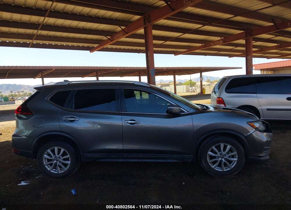 2018 NISSAN ROGUE SV VIN: KNMAT2MT5JP543641