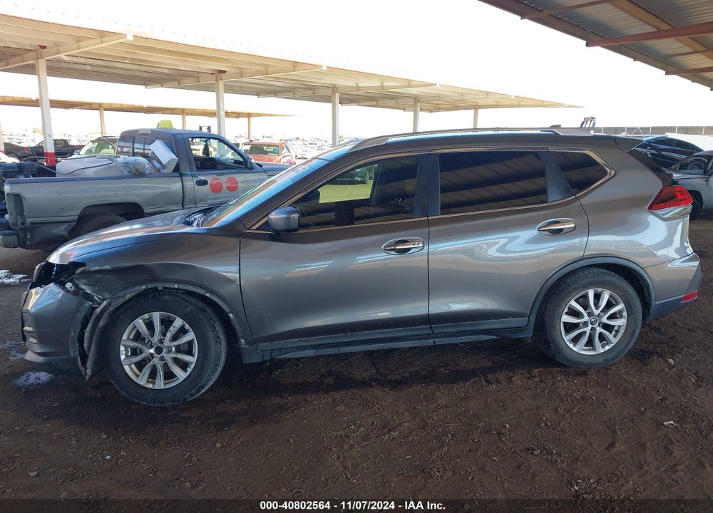 2018 NISSAN ROGUE SV VIN: KNMAT2MT5JP543641