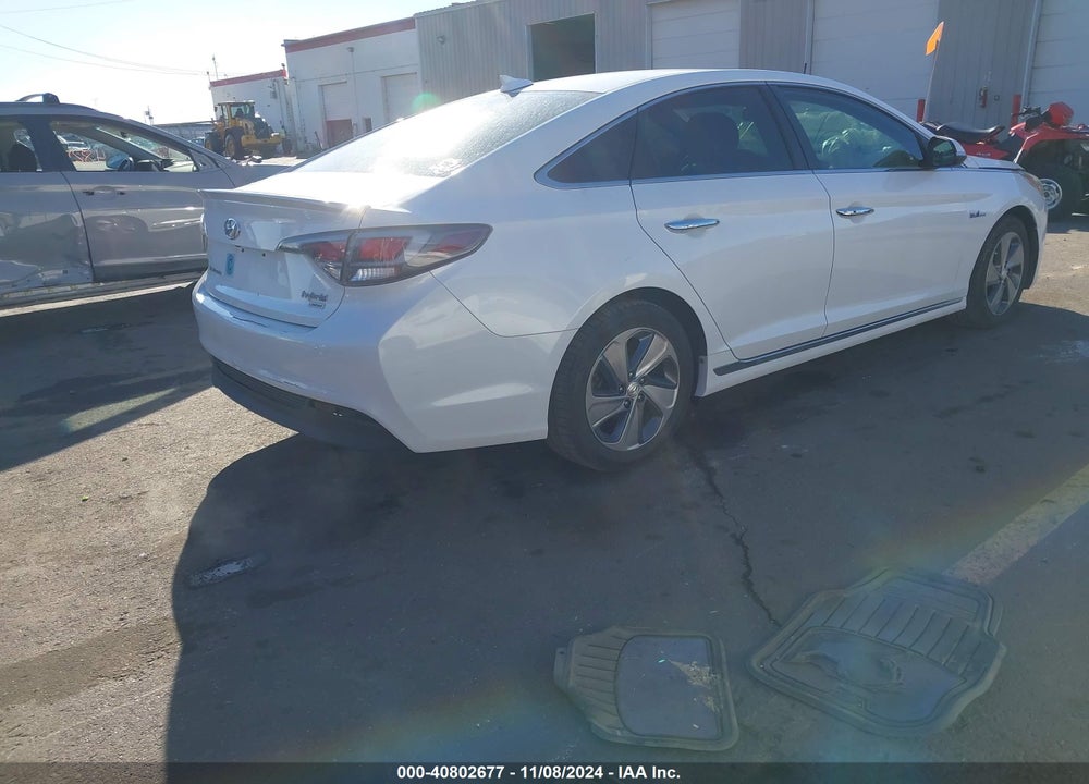 2017 HYUNDAI SONATA HYBRID VIN: KMHE34L39HA068695
