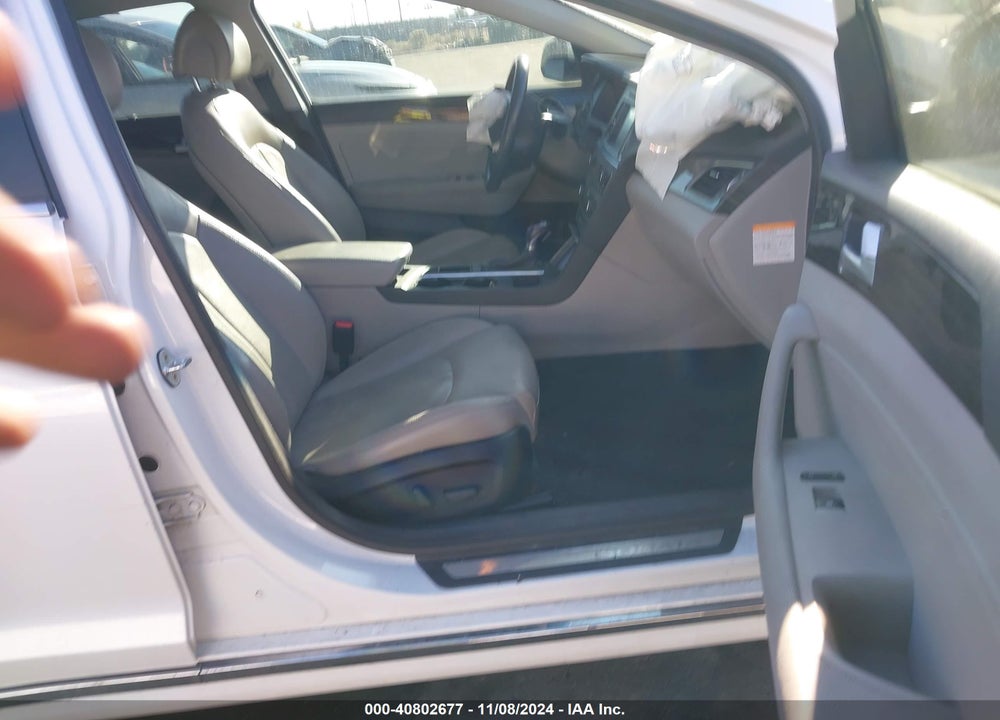 2017 HYUNDAI SONATA HYBRID VIN: KMHE34L39HA068695