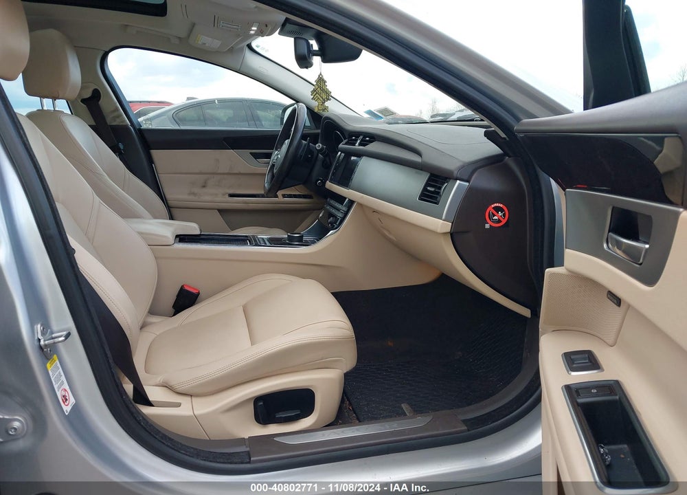 2017 JAGUAR XF 35T PREMIUM VIN: SAJBJ4BV6HCY46439