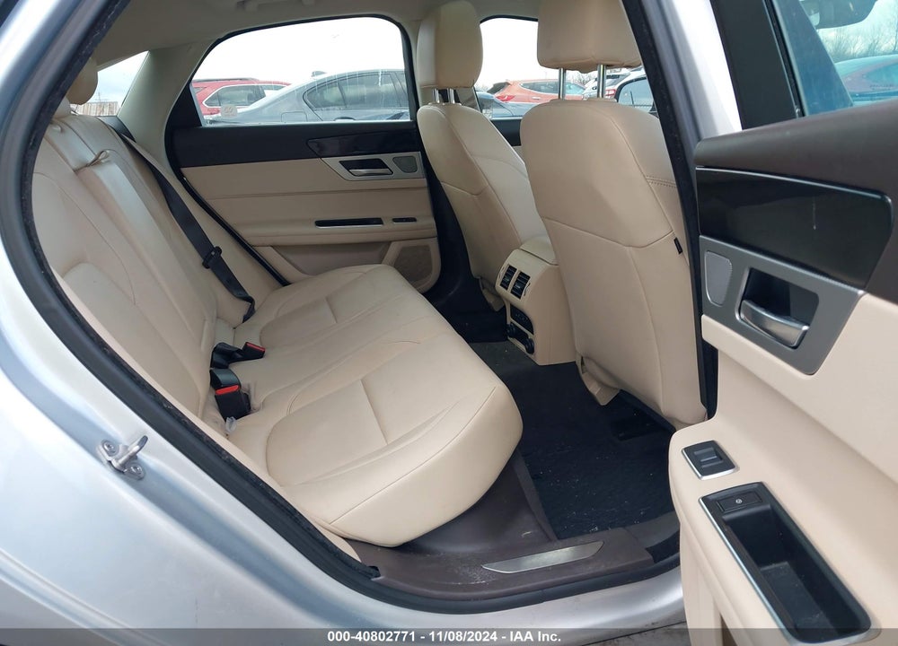 2017 JAGUAR XF 35T PREMIUM VIN: SAJBJ4BV6HCY46439
