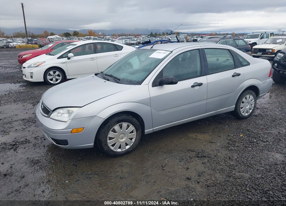 2005 FORD FOCUS ZX4 VIN: 1FAFP34NX5W177937