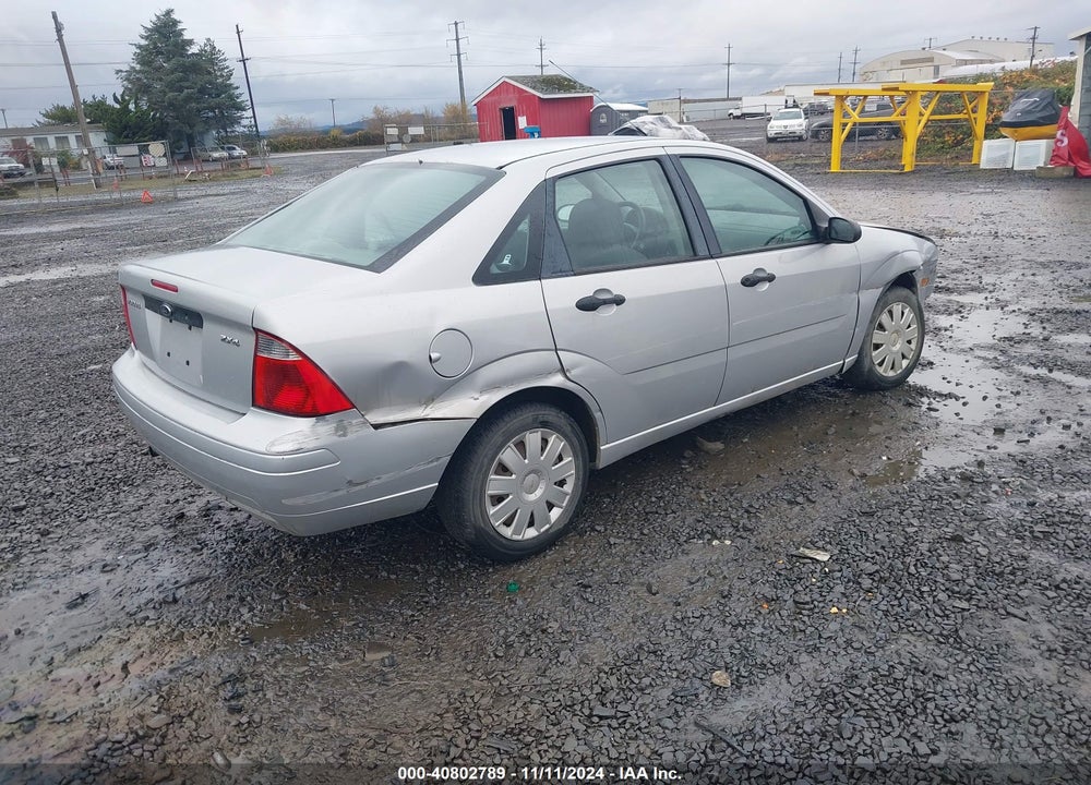 2005 FORD FOCUS ZX4 VIN: 1FAFP34NX5W177937