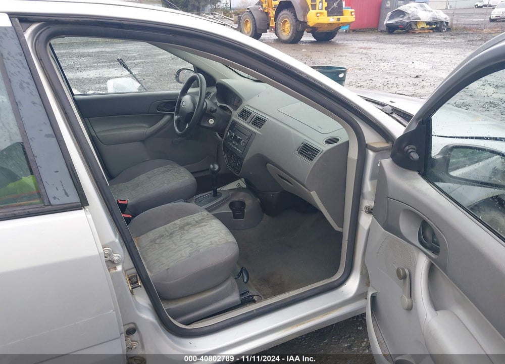 2005 FORD FOCUS ZX4 VIN: 1FAFP34NX5W177937
