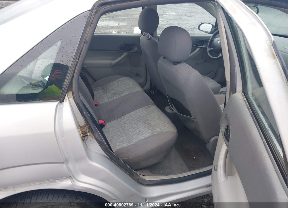 2005 FORD FOCUS ZX4 VIN: 1FAFP34NX5W177937