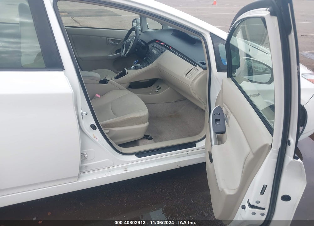 2011 TOYOTA PRIUS TWO VIN: JTDKN3DU9B5313692