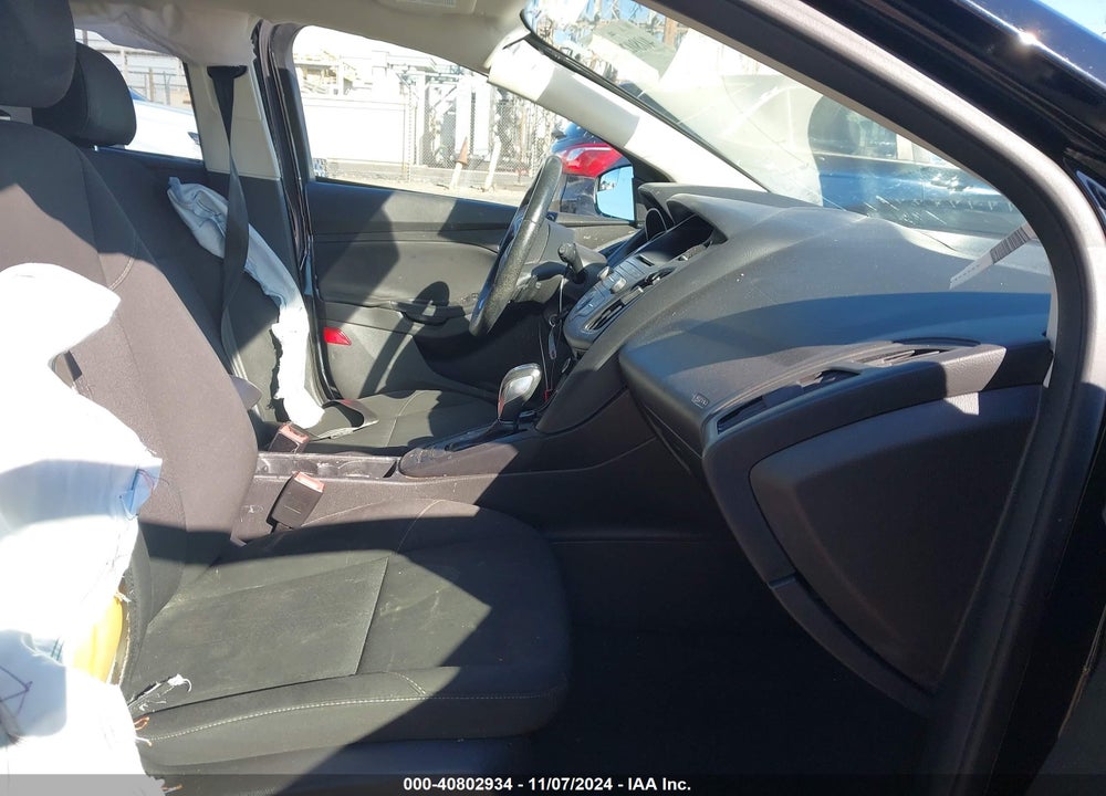 2016 FORD FOCUS SE VIN: 1FADP3K23GL212922