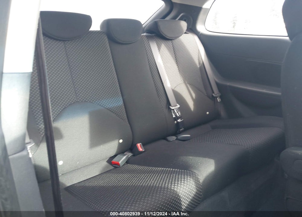 2009 HYUNDAI ACCENT GS VIN: KMHCM36C79U112090
