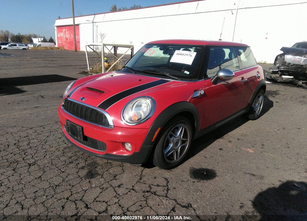 2009 MINI COOPER S VIN: WMWMF73539TW82879