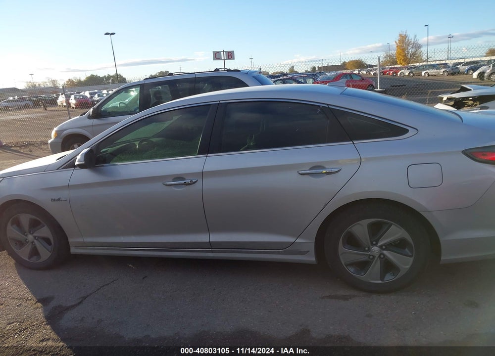 2017 HYUNDAI SONATA HYBRID LIMITED VIN: KMHE34L1XHA049006