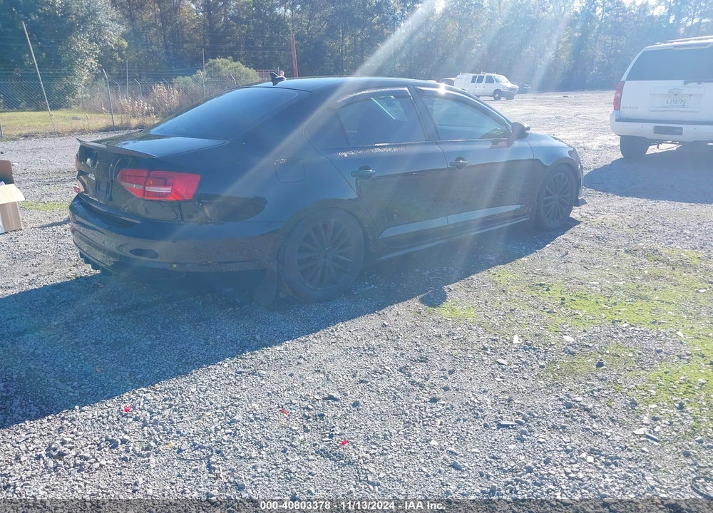 2015 VOLKSWAGEN JETTA 1.8T SE VIN: 3VWD17AJ2FM306344