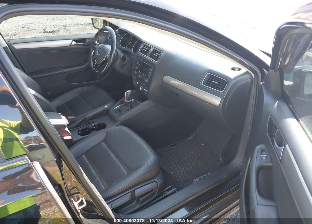 2015 VOLKSWAGEN JETTA 1.8T SE VIN: 3VWD17AJ2FM306344