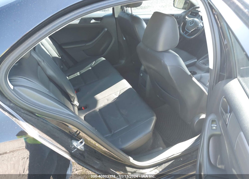 2015 VOLKSWAGEN JETTA 1.8T SE VIN: 3VWD17AJ2FM306344