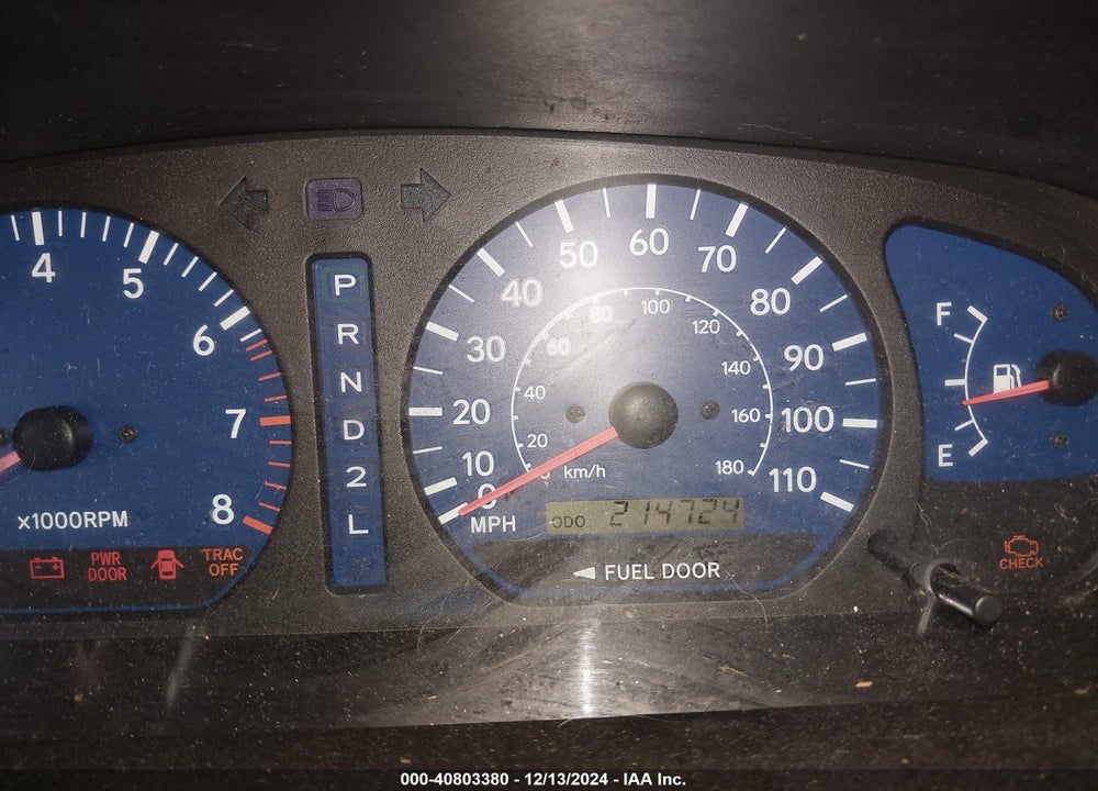 2002 TOYOTA SIENNA XLE VIN: 4T3ZF13CX2U430005