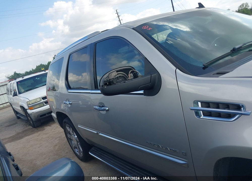 2008 CADILLAC ESCALADE STANDARD VIN: 1GYEC63828R117615