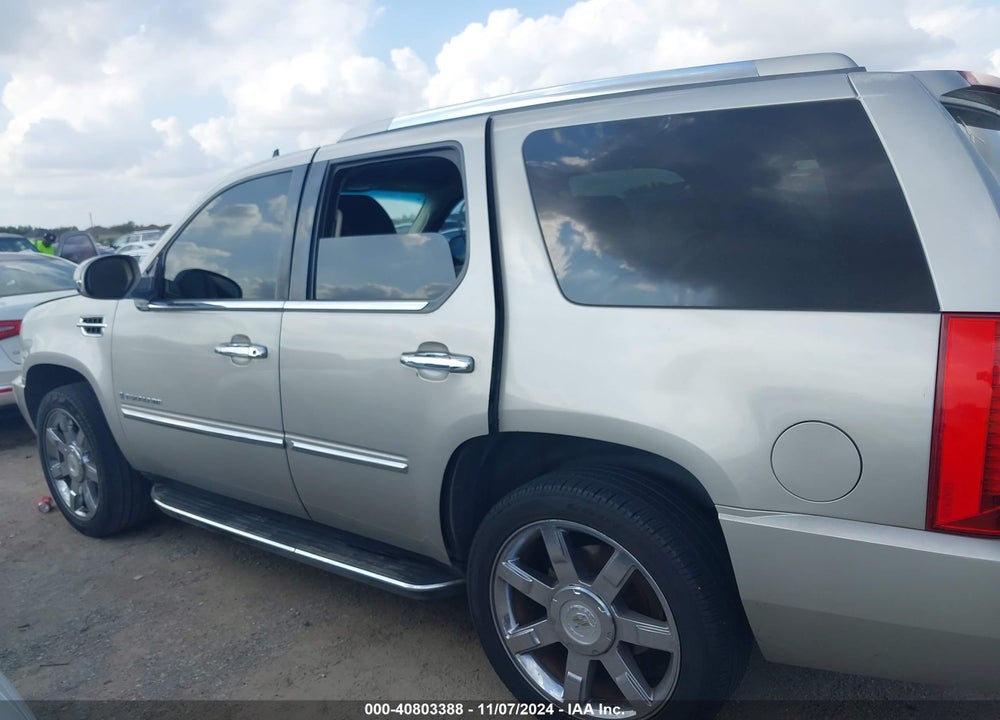 2008 CADILLAC ESCALADE STANDARD VIN: 1GYEC63828R117615