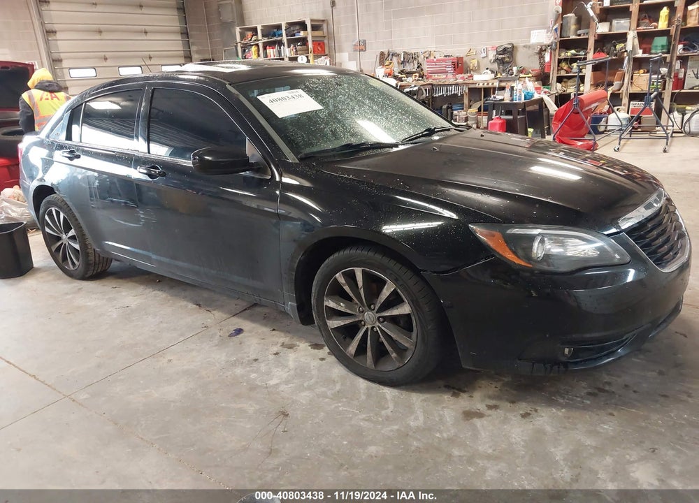 2011 CHRYSLER 200 S VIN: 1C3BC8FGXBN567670