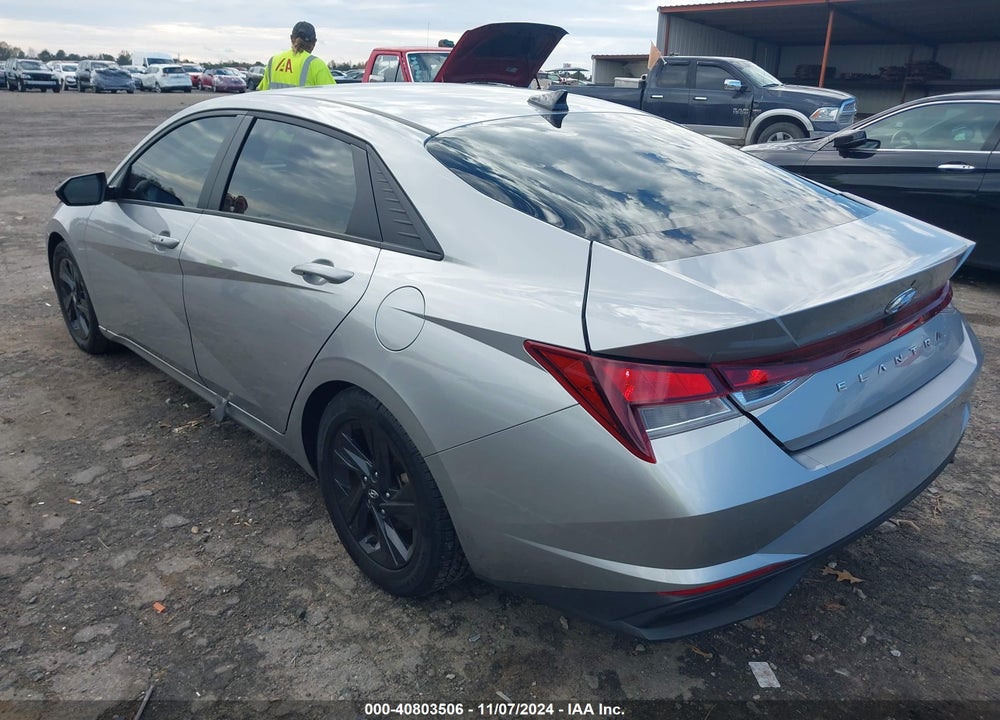 2021 HYUNDAI ELANTRA SEL VIN: 5NPLM4AG5MH018202