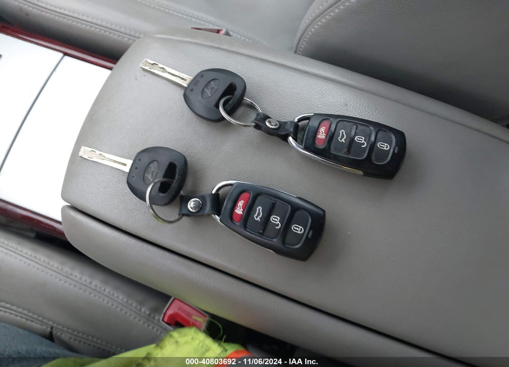 2006 HYUNDAI AZERA VIN: KMHFC46F16A108937