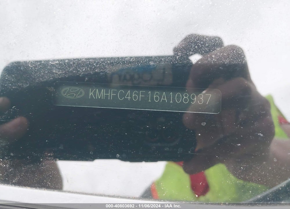 2006 HYUNDAI AZERA VIN: KMHFC46F16A108937