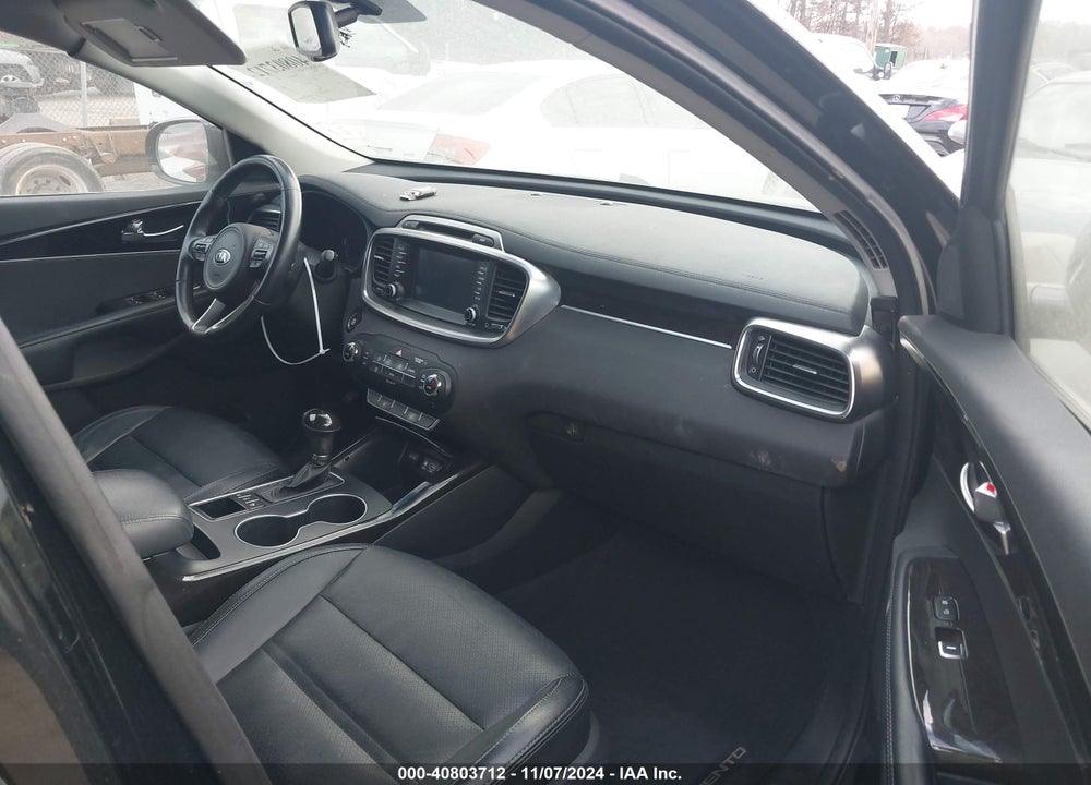 2017 KIA SORENTO 3.3L EX VIN: 5XYPHDA53HG234003
