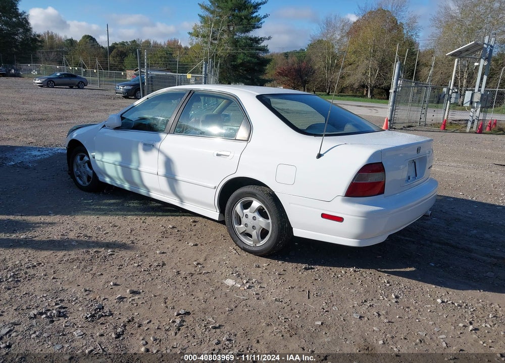 1994 HONDA ACCORD LX/EX VIN: 1HGCD5631RA074777
