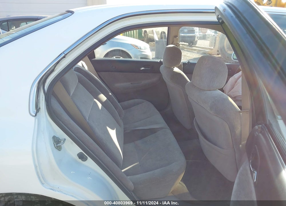 1994 HONDA ACCORD LX/EX VIN: 1HGCD5631RA074777