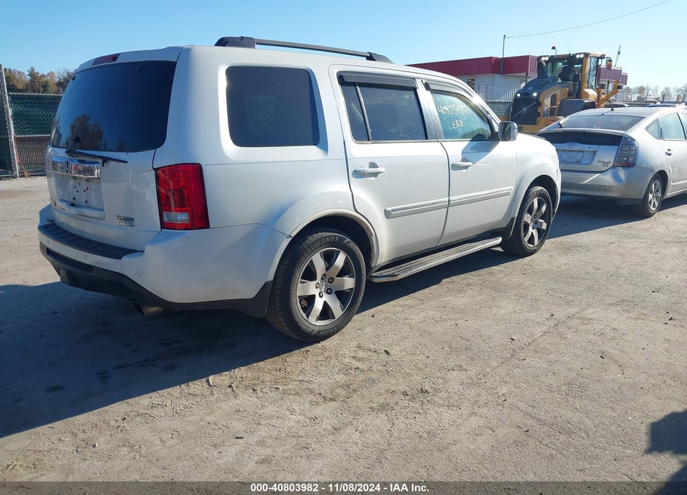 2014 HONDA PILOT TOURING VIN: 5FNYF4H97EB036630