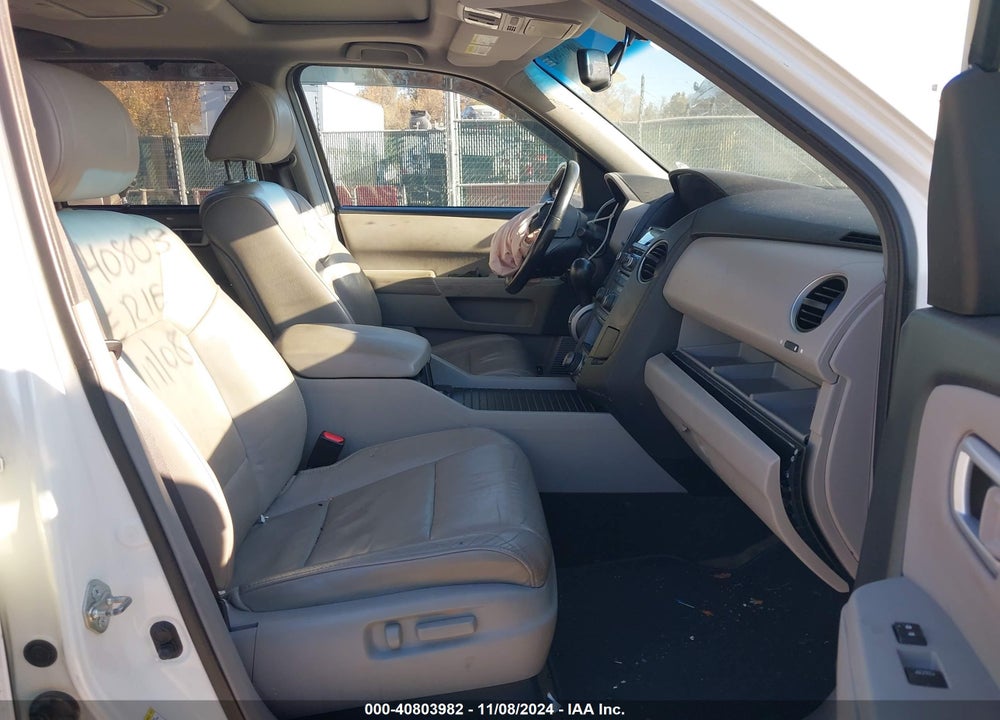2014 HONDA PILOT TOURING VIN: 5FNYF4H97EB036630