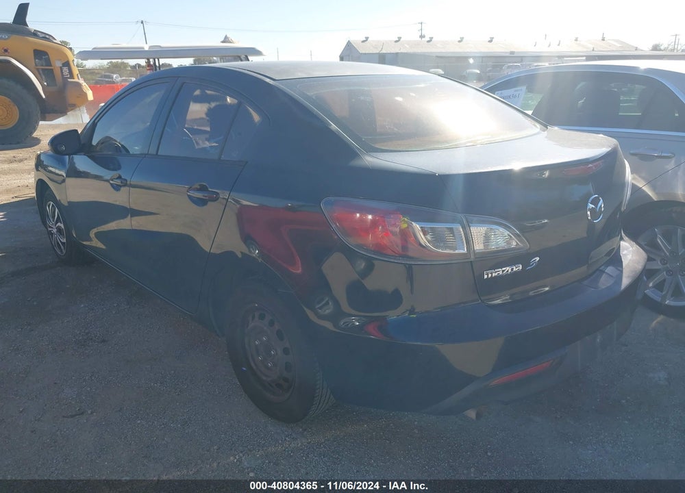 2011 MAZDA 3 I SPORT VIN: JM1BL1UG5B1386196