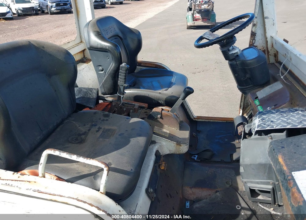 2011 EQUIPMENT STEEL TOYOTA 2TDU21 VIN: 00000000000211837