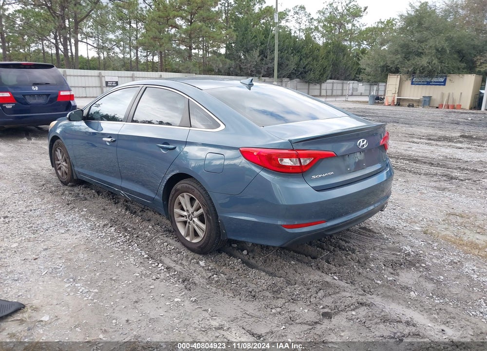 2015 HYUNDAI SONATA SE VIN: 5NPE24AF2FH245663