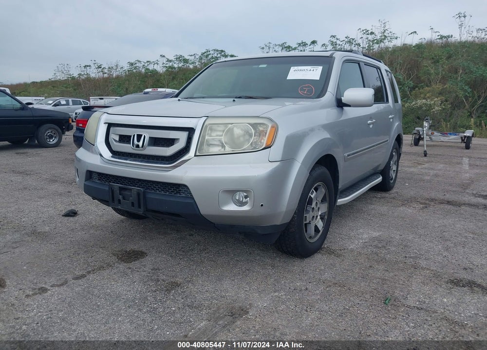 2011 HONDA PILOT TOURING VIN: 5FNYF4H97BB013585